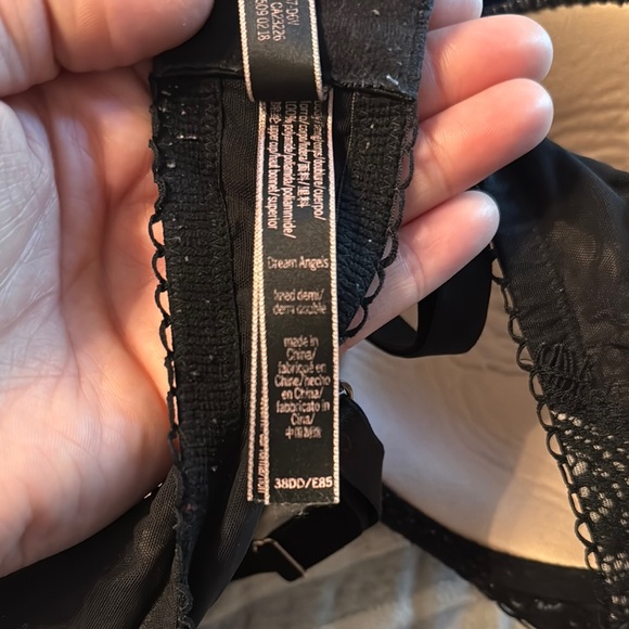 Victorias Secret 38DD Bras - Picture 5 of 7